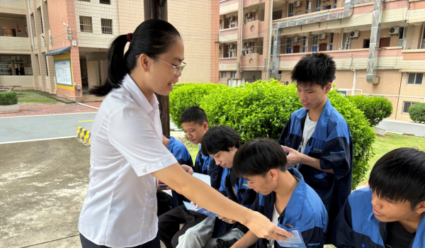 中国人寿 消保知识进校园，共筑青少年权益保护网
