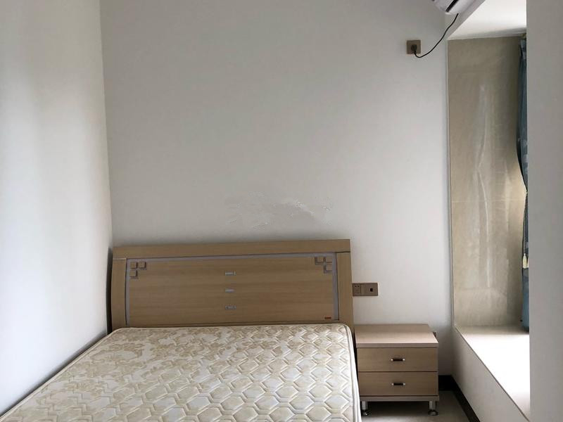 4919 帝景豪庭 90平米 3房1厅 精装修 看房方便 靓楼层 出售75万