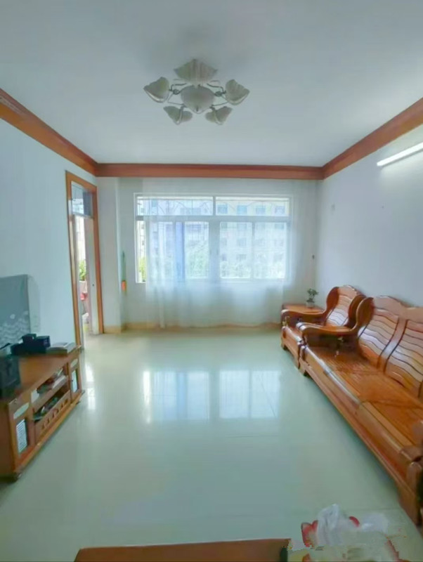 编号:4836 小区:乙烯一区 售价:55万 户型:3室2厅 ,厅出阳台 面积:90平方 装修:中等装修 已是商品证